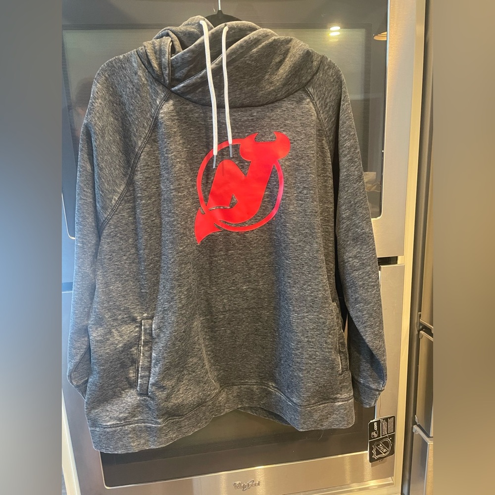 New Jersey Devils sweatshirt
